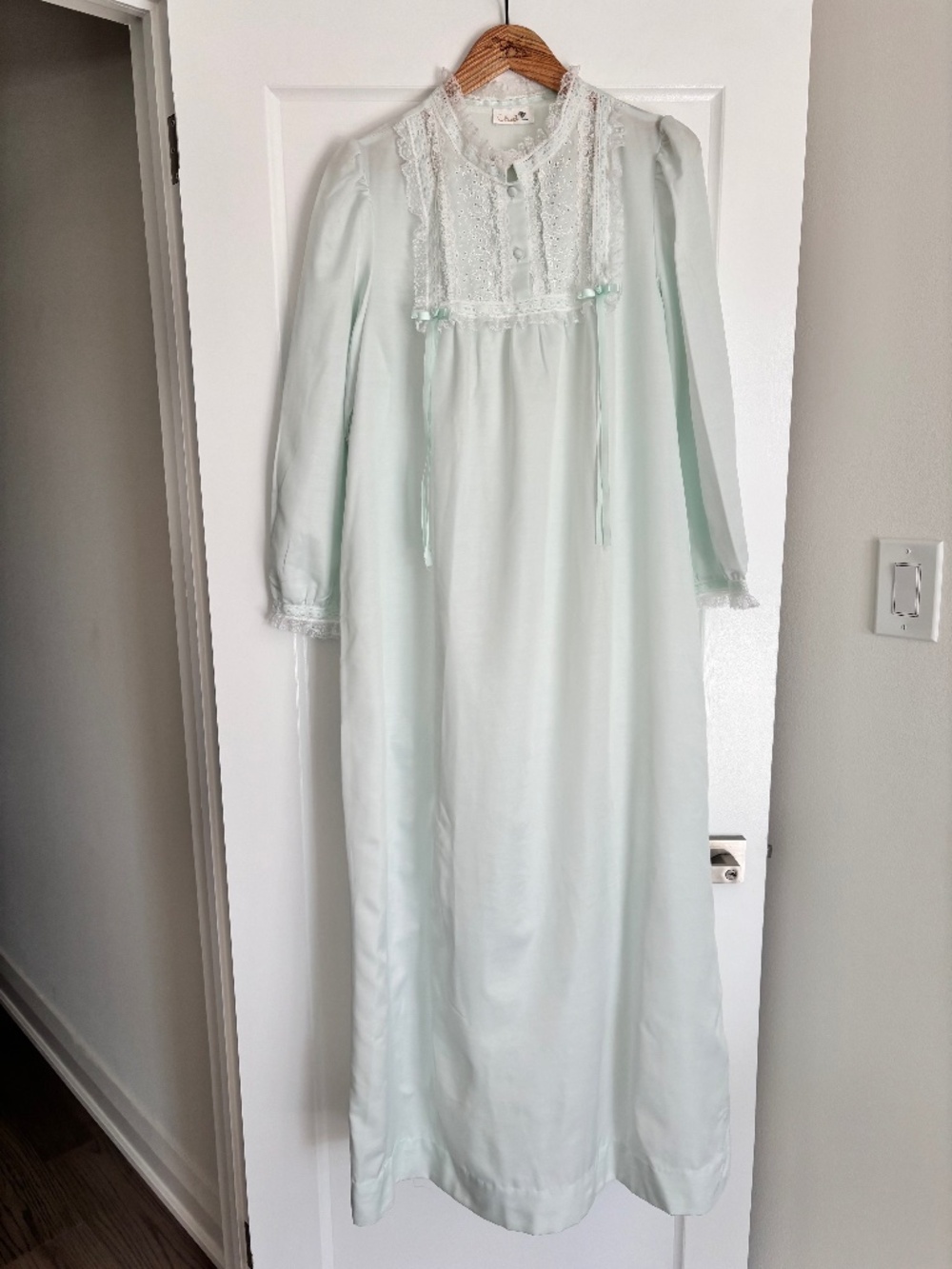 Clasilk Vintage Victorian Style Long Sleeve Nightgown Women’s Size Medium